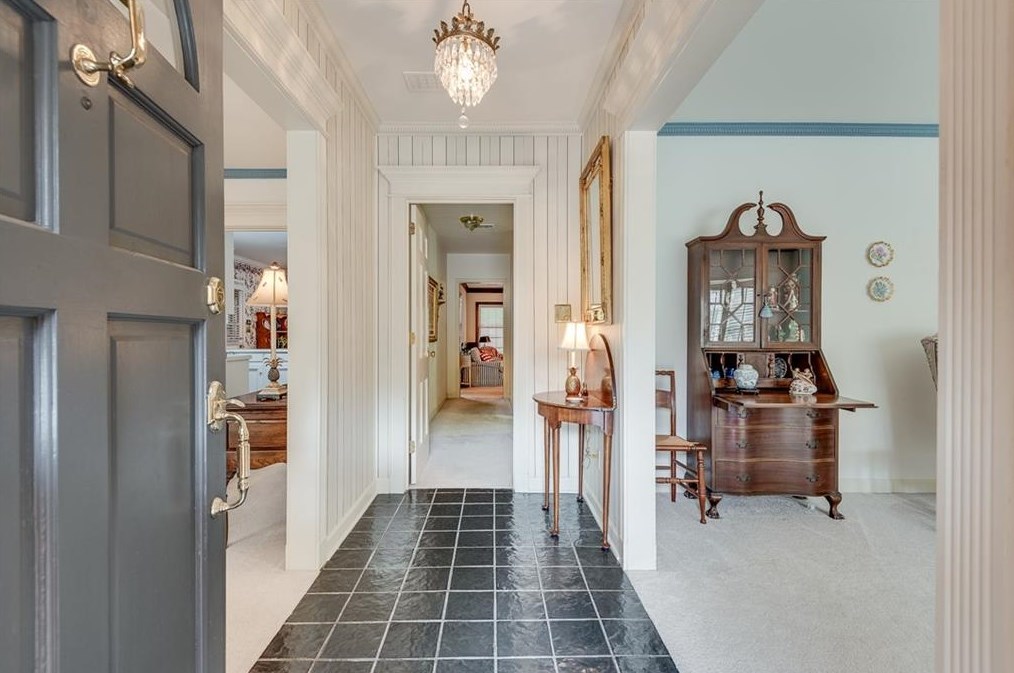 1805 Bedfordshire Dr, Decatur GA  30033-1405 exterior