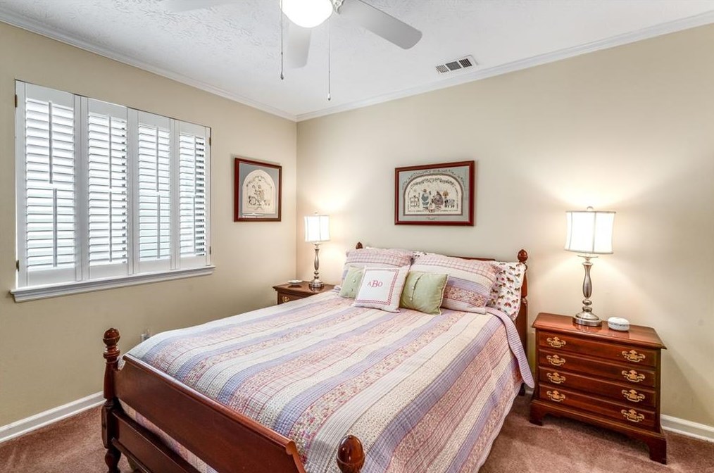 1 Westchester Sq, Decatur GA  30030-2370 exterior