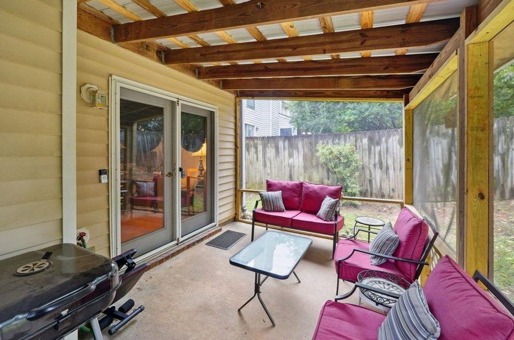 1021 Windy Oaks Ct, Smyrna GA  30080-2243 exterior