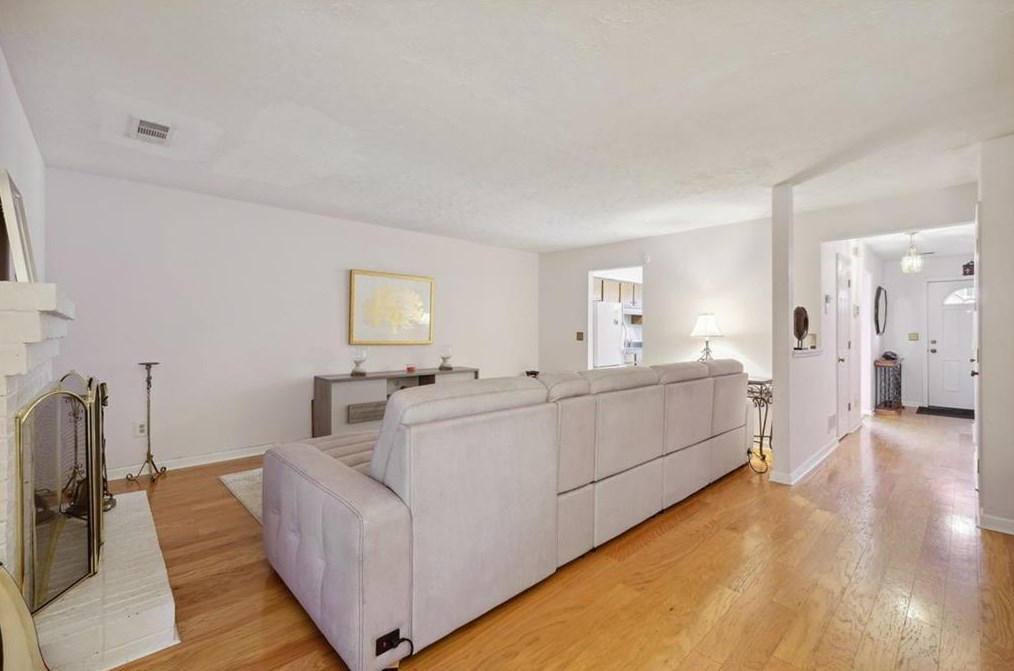 1021 Windy Oaks Ct, Smyrna GA  30080-2243 exterior