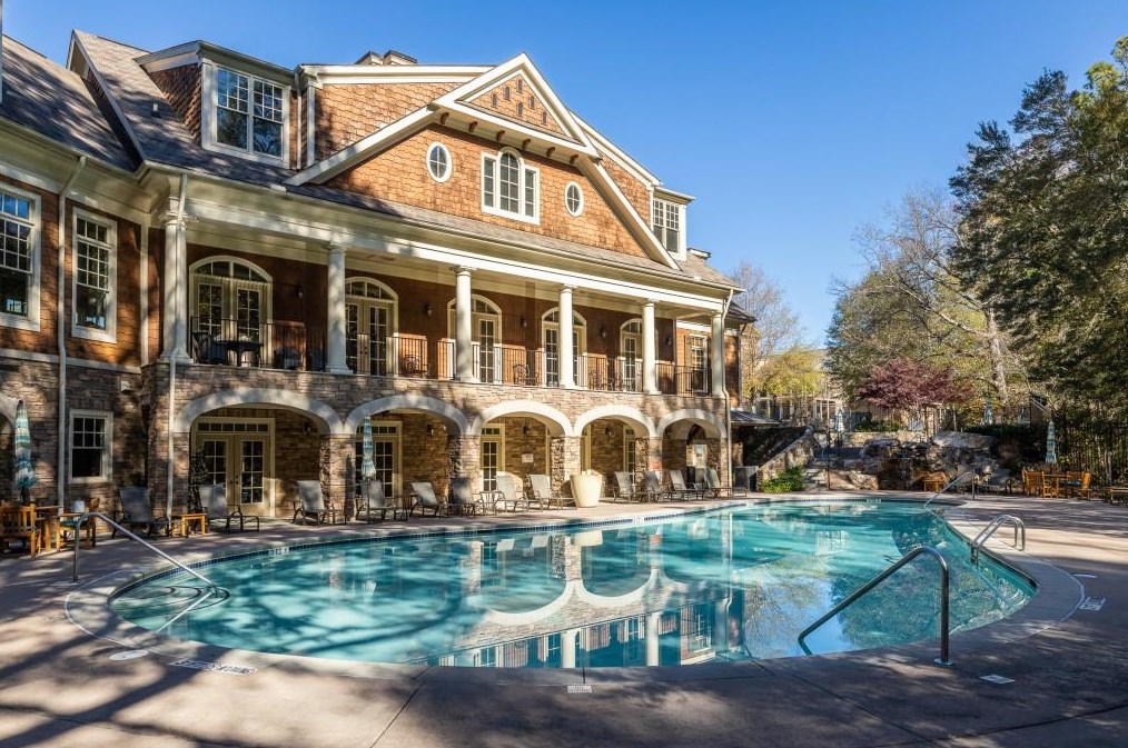 200 River Vista Dr, Atlanta GA  30339-7602 exterior