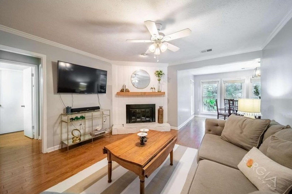 1204 Lake Pointe Cir, Roswell, GA 30075