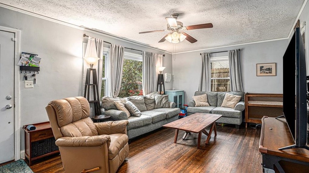 2557 Creekwood Ter, Decatur GA  30030-4510 exterior