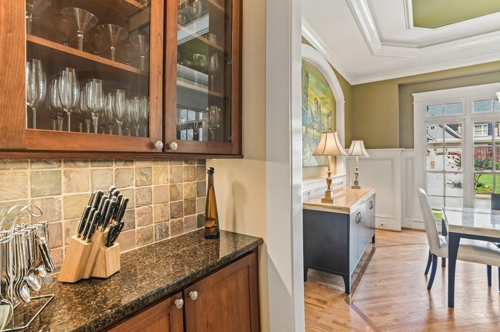 2831 Laurelgate Dr, Decatur GA  30033-1463 exterior