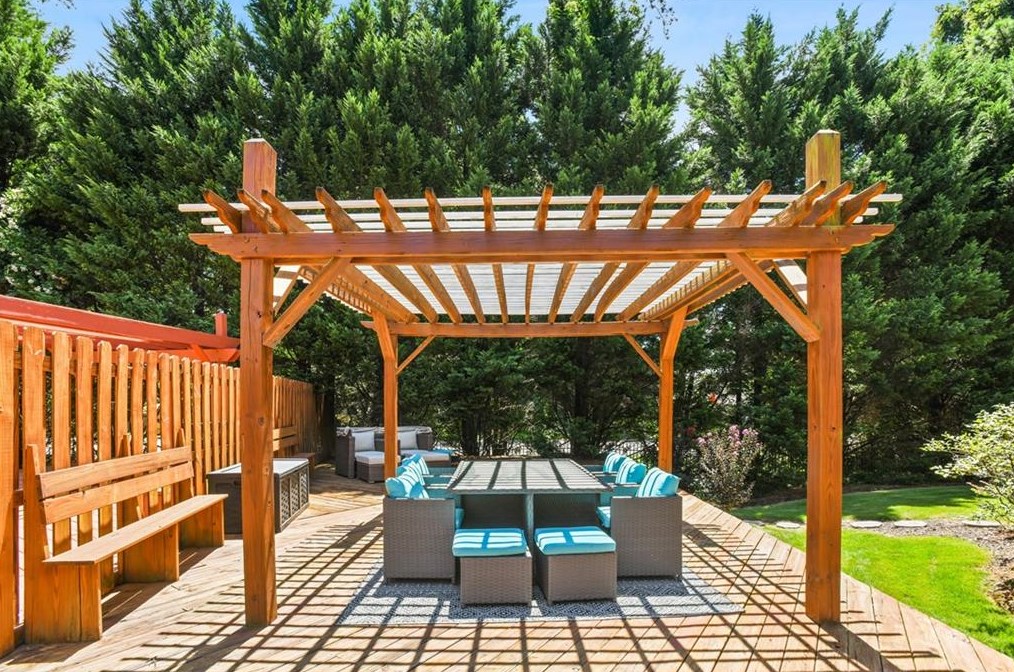 2831 Laurelgate Dr, Decatur GA  30033-1463 exterior