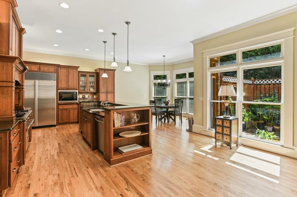 2831 Laurelgate Dr, Decatur GA  30033-1463 exterior