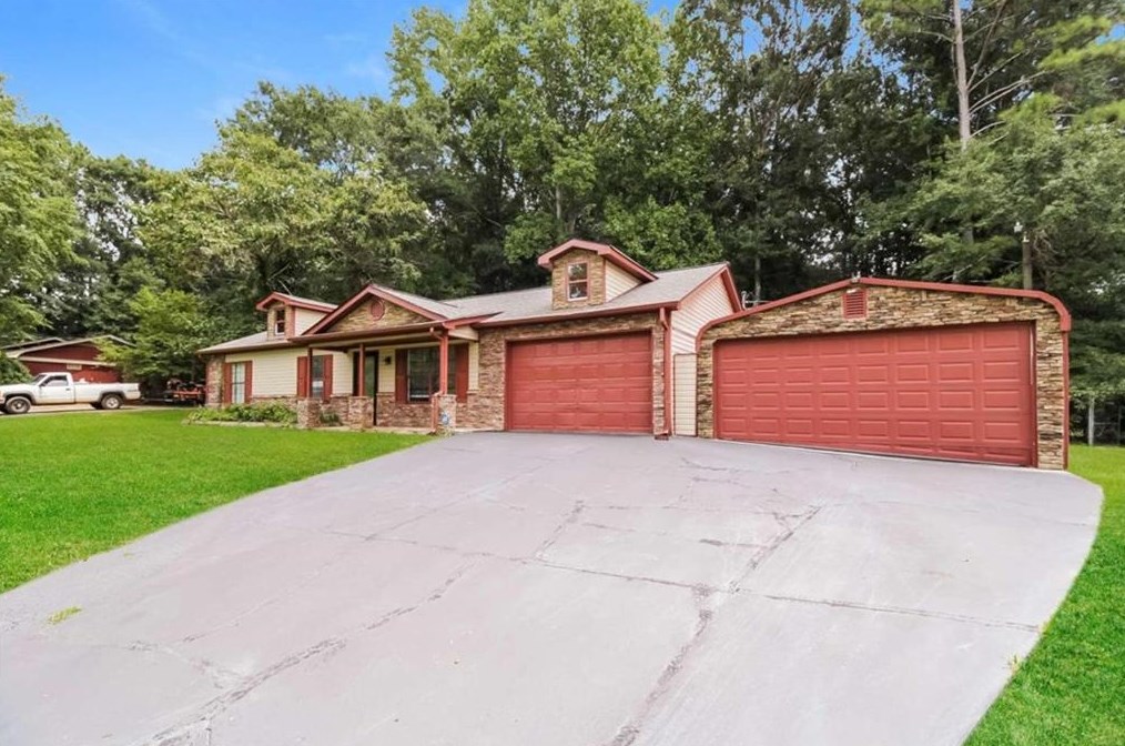 42 Lynhaven Dr, Newnan, GA 30263