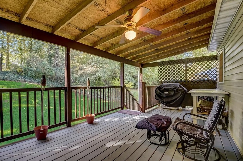 1682 Pine Glen Cir, Decatur GA  30035-1531 exterior