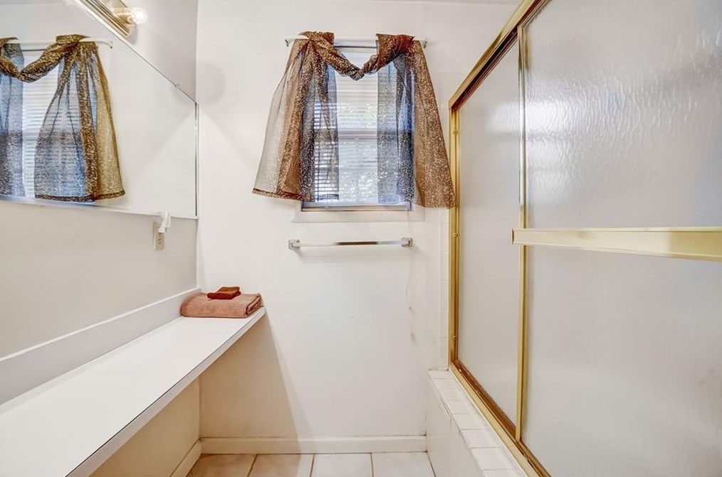 1682 Pine Glen Cir, Decatur GA  30035-1531 exterior