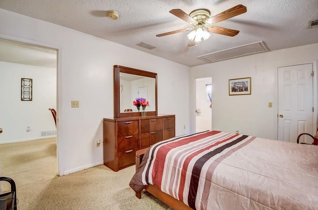 1682 Pine Glen Cir, Decatur GA  30035-1531 exterior