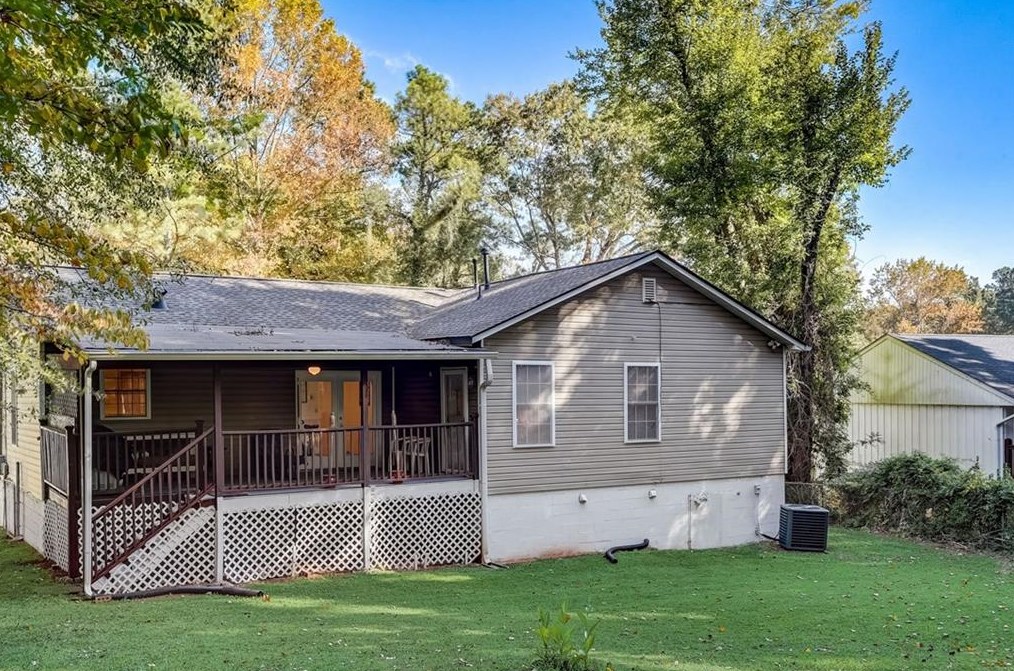 1682 Pine Glen Cir, Decatur GA  30035-1531 exterior