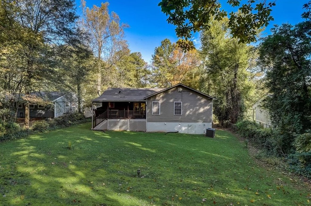 1682 Pine Glen Cir, Decatur GA  30035-1531 exterior