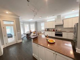 2604 Midway Rd, Decatur GA  30030-4571 exterior