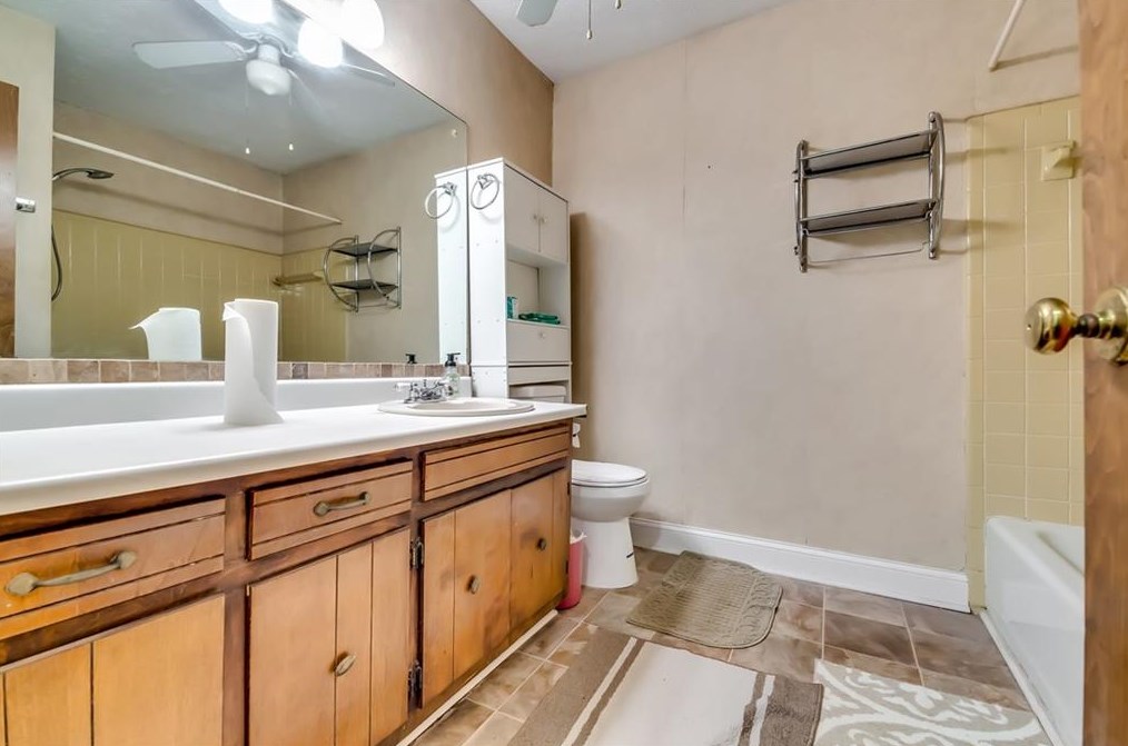 4203 Kimlie Cv, Decatur GA  30035-1033 exterior