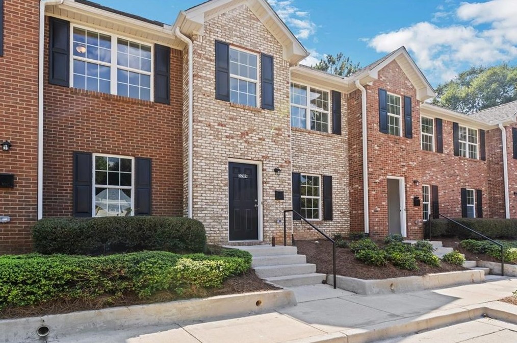 3787 Travis Trce, Decatur, GA 30032-2337