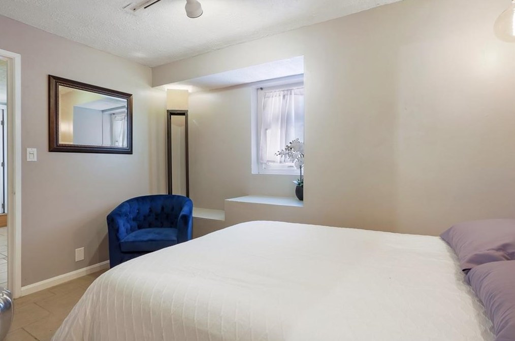 1891 Woodland Hills Ave, Atlanta GA  30318-3063 exterior