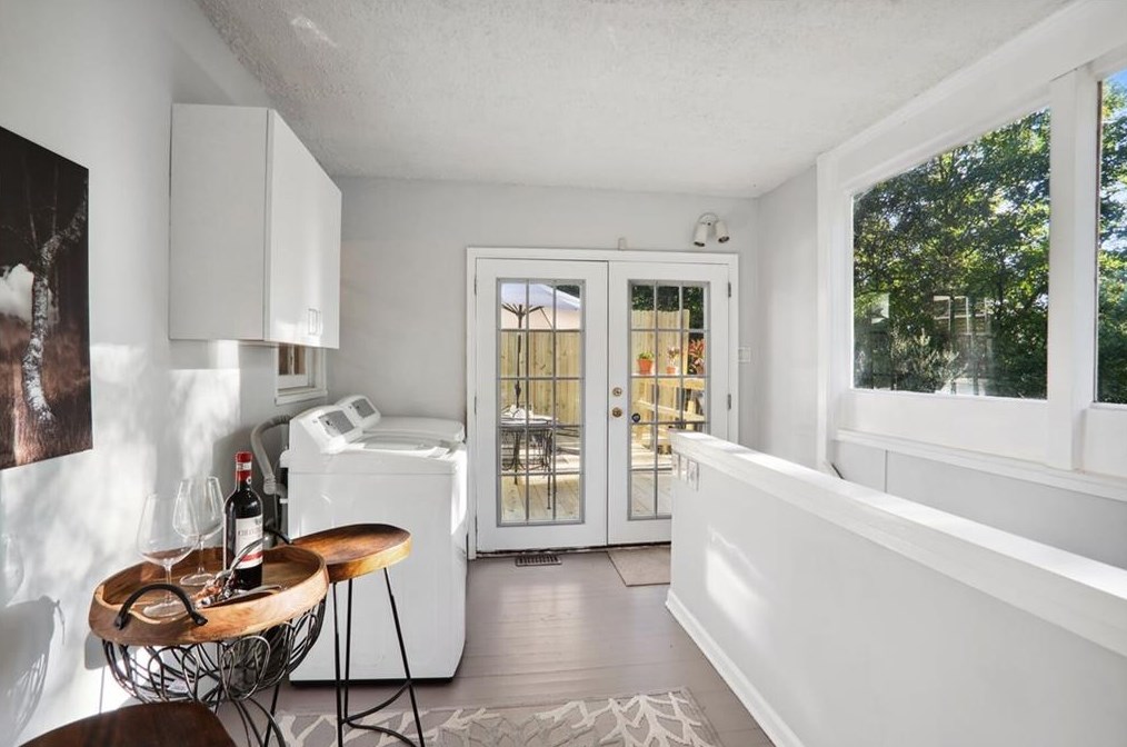 1891 Woodland Hills Ave, Atlanta GA  30318-3063 exterior