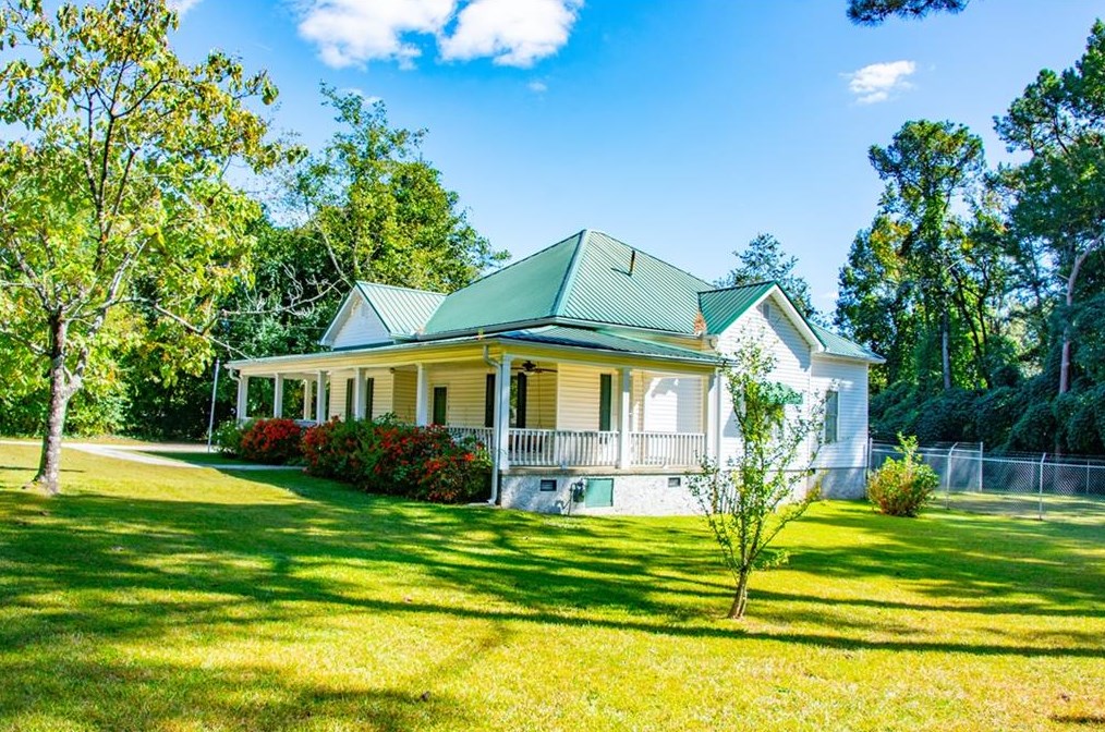 3949 Vansant Rd, Douglasville, GA 30135-1039