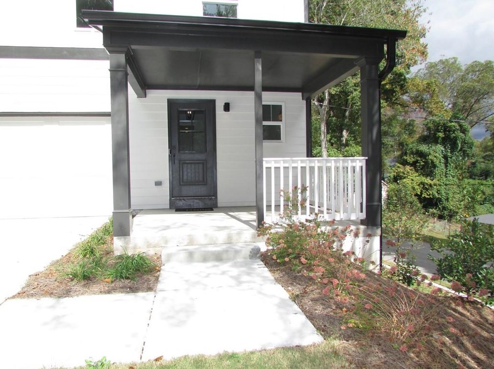2367 Summit Ave, Atlanta GA  30318-4681 exterior