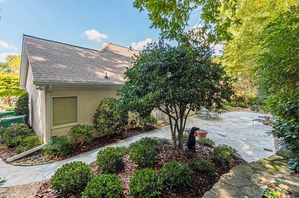 5700 Grv Pt Rd, Alpharetta GA 30022-5636 exterior