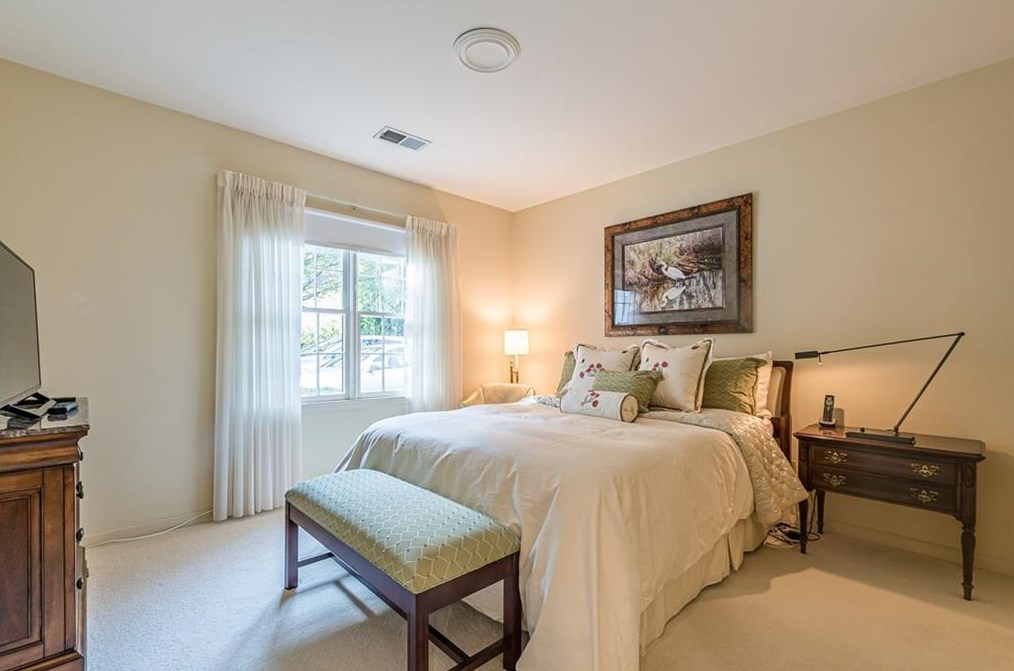 5700 Grv Pt Rd, Alpharetta GA 30022-5636 exterior