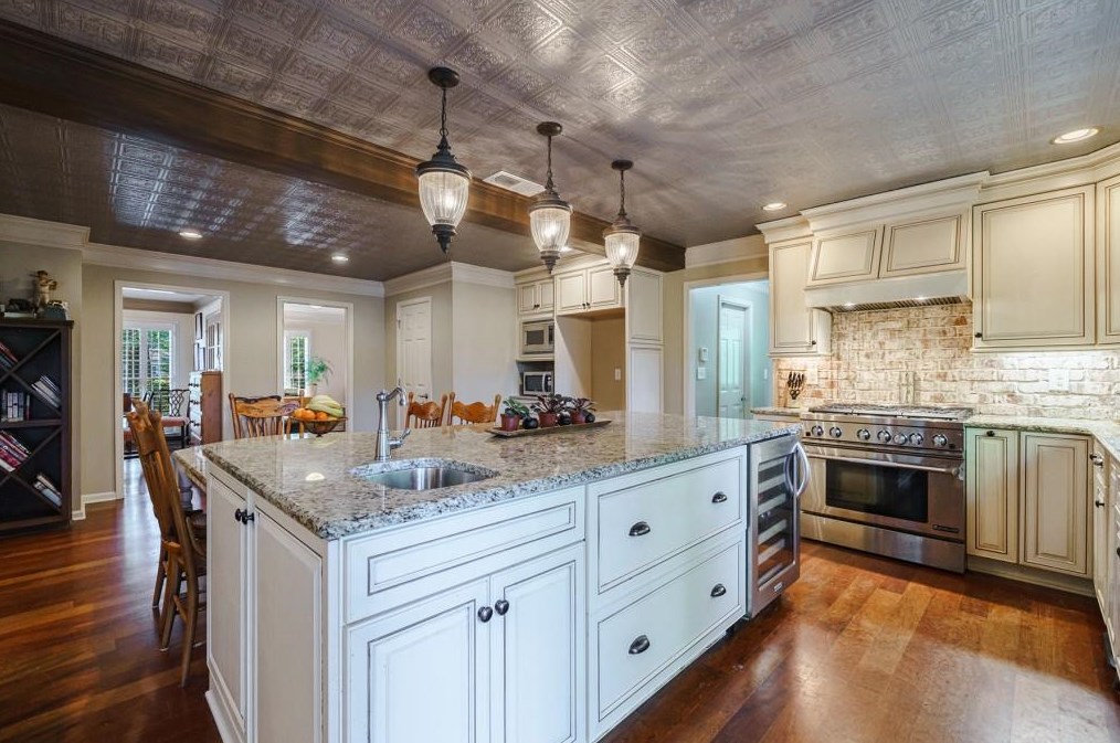 299 Northgate Trce, Roswell, GA 30075-2329