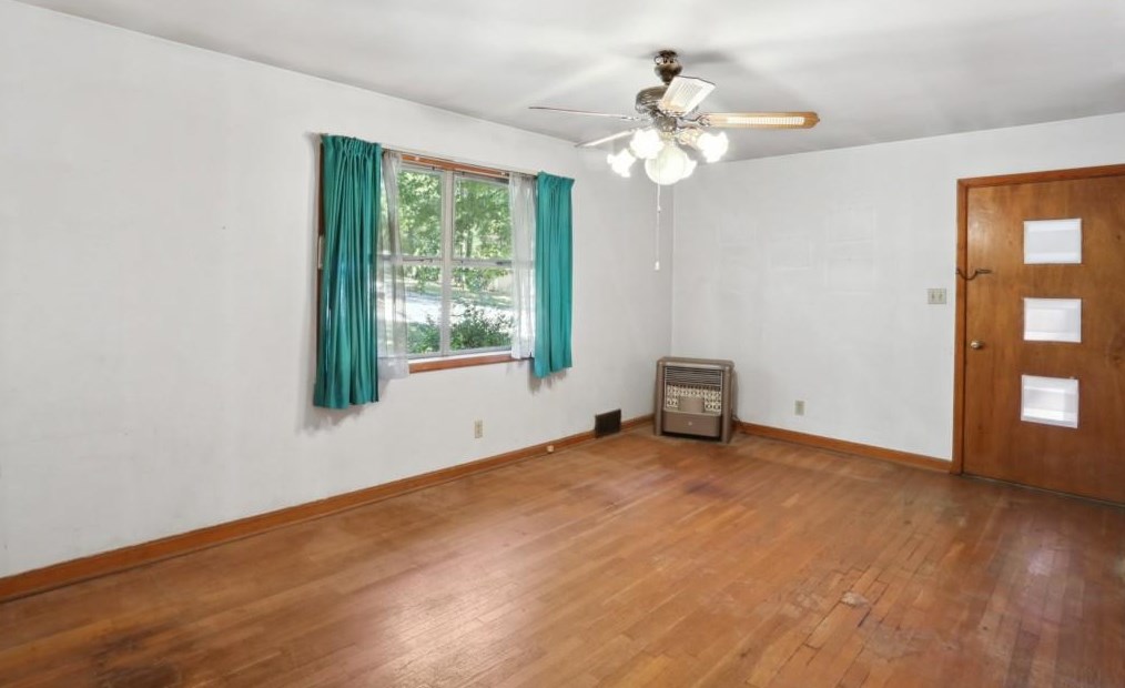 2755 Mount Olive Dr, Decatur GA  30033-2928 exterior