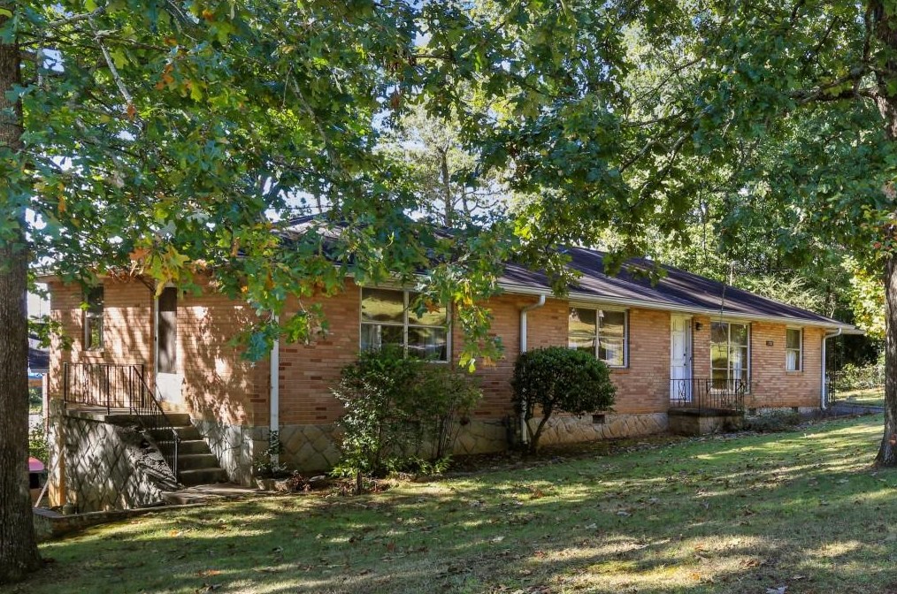 2755 Mount Olive Dr, Decatur GA  30033-2928 exterior