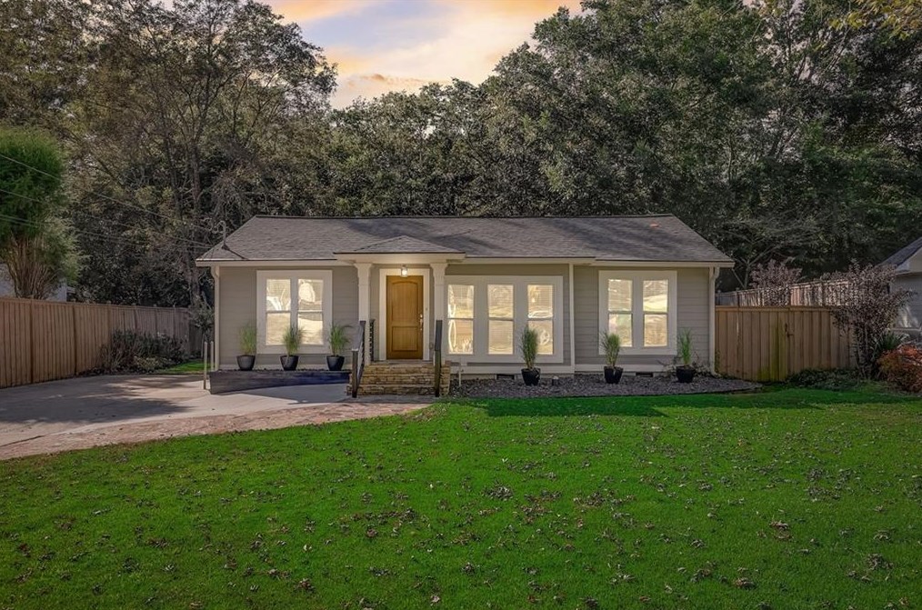 1064 Shepherds Ln, Atlanta GA  30324-4612 exterior