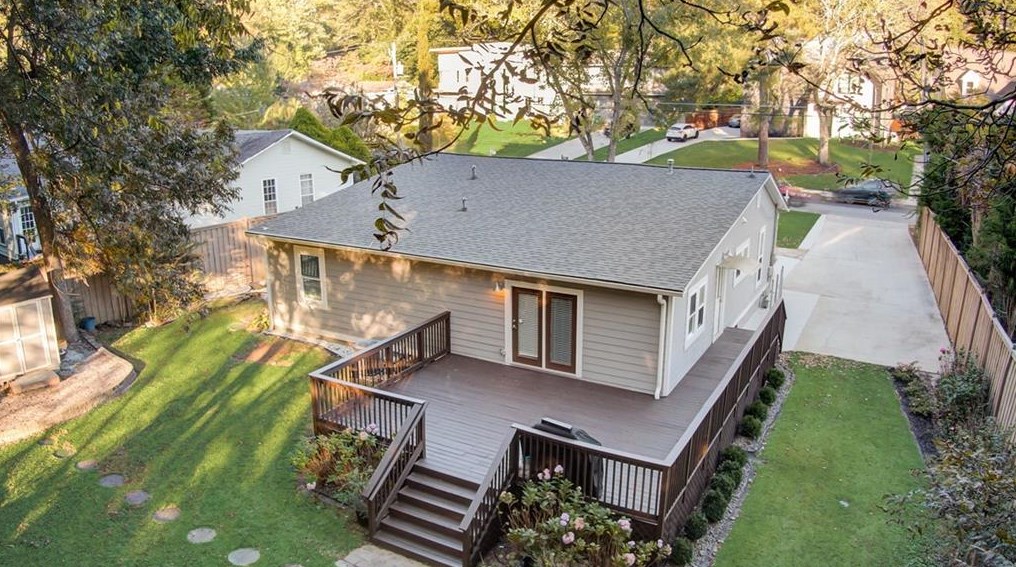 1064 Shepherds Ln, Atlanta GA  30324-4612 exterior