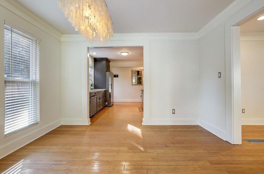 1064 Shepherds Ln, Atlanta GA  30324-4612 exterior