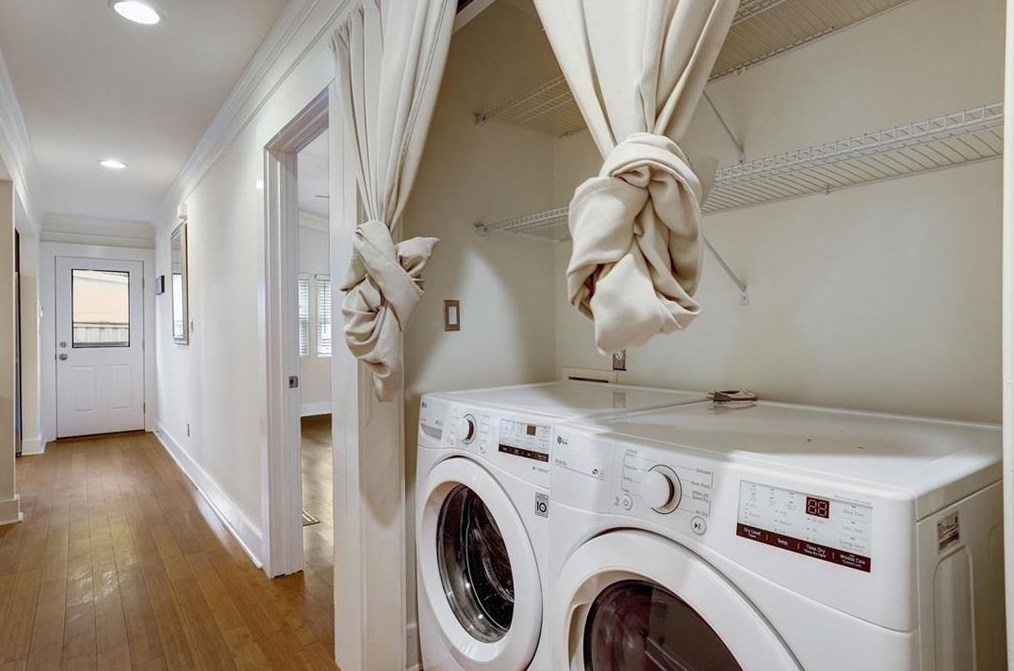 1064 Shepherds Ln, Atlanta GA  30324-4612 exterior