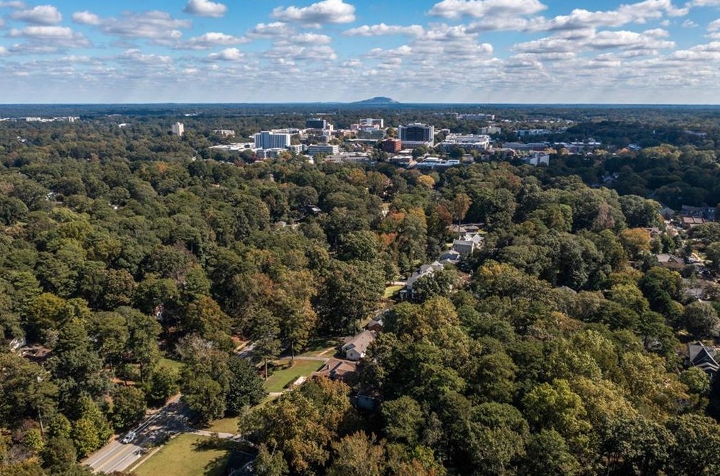 158 Parkwood Rd, Decatur GA  30030-2812 exterior