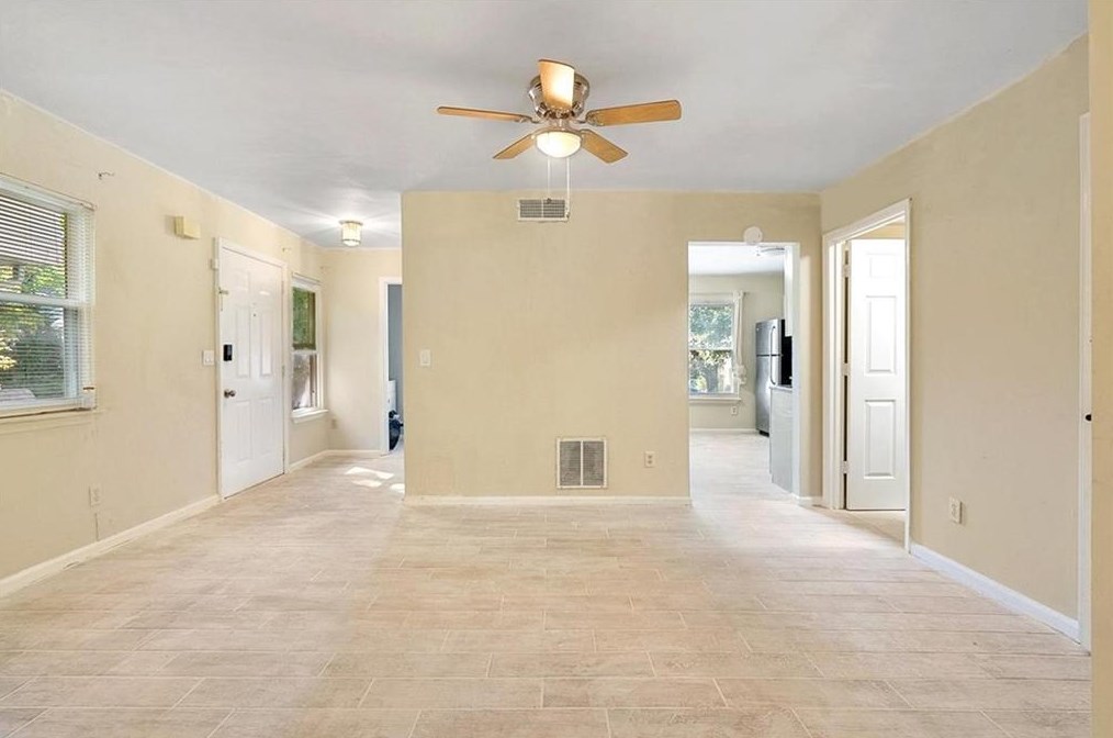 1092 Falling Water Dr Se, Smyrna, GA 30080
