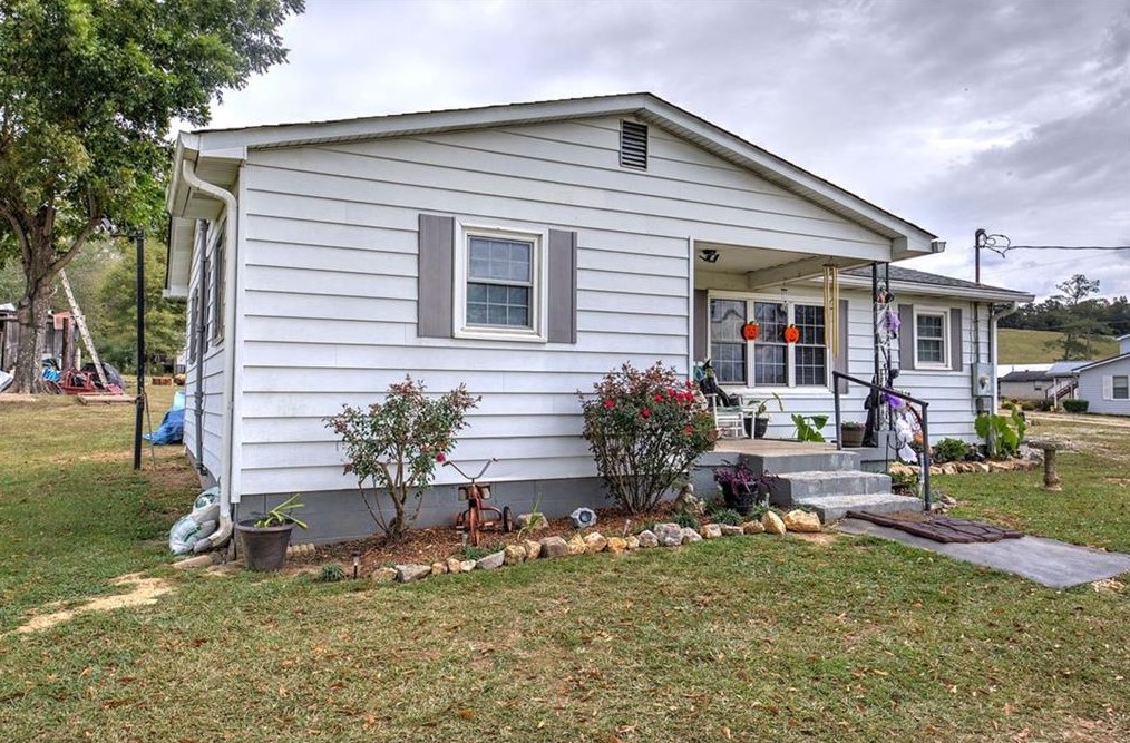 702 Buttermilk Sw, Cave Spring, GA 30124