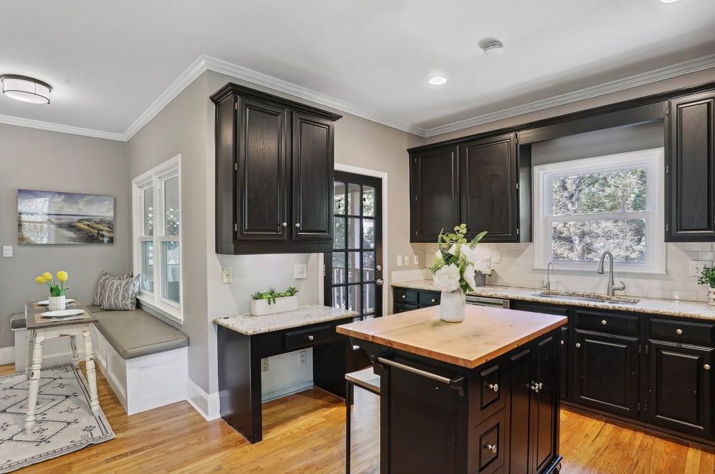 975 Seaboard Ave, Atlanta GA  30318-3046 exterior
