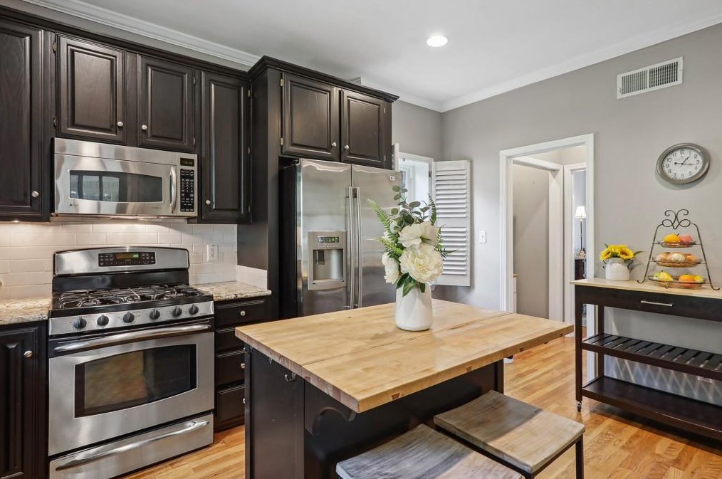 975 Seaboard Ave, Atlanta GA  30318-3046 exterior