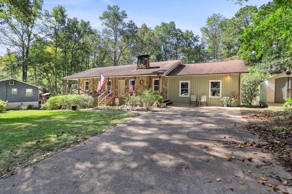 6885 Summer Hill Dr, Douglasville, GA 30135-6230