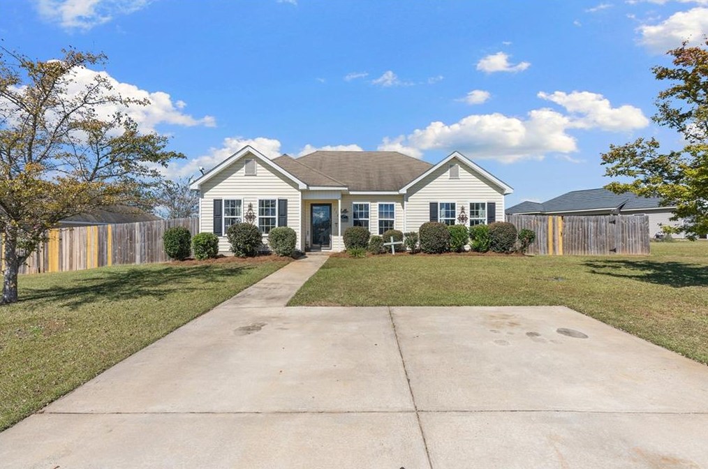 112 Bridgeport Ln, Perry, GA 31069