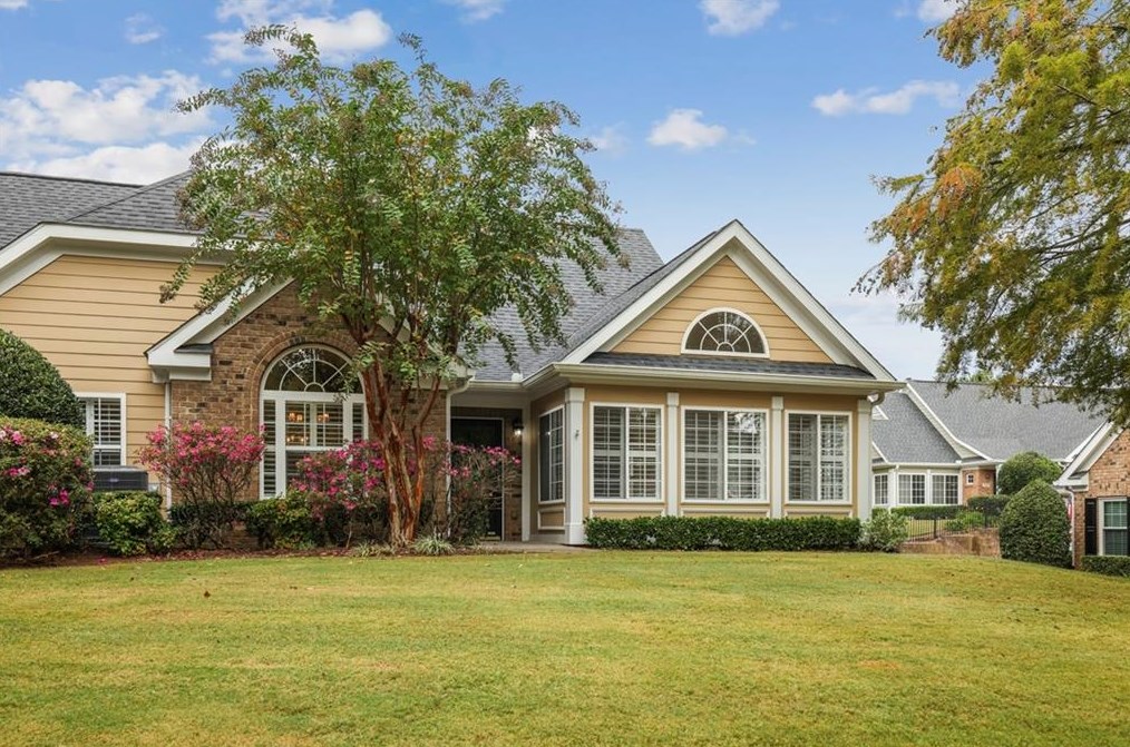 2803 Village Ln, Roswell, GA 30075