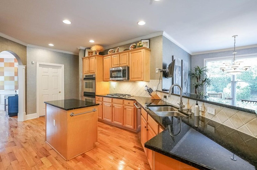 245 Bentwater Dr, Acworth GA  30101-8565 exterior