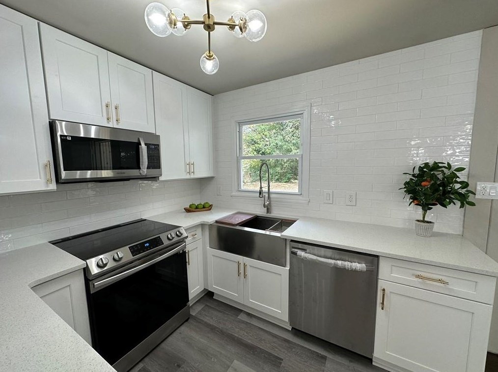 2148 Westover Dr, Atlanta GA  30344-1122 exterior