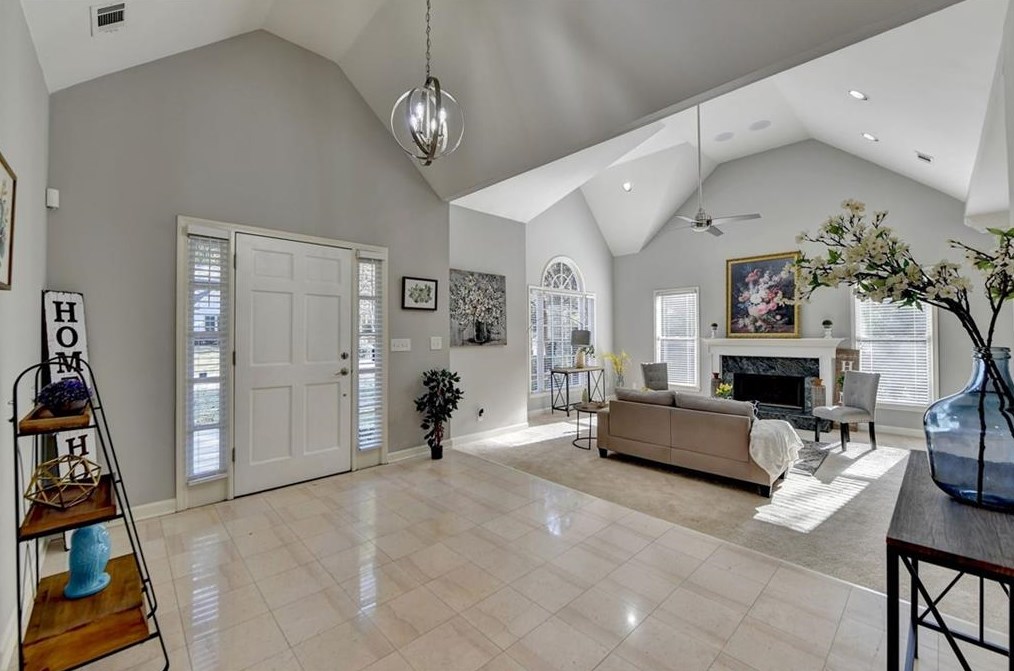 4800 Haydens Walk Dr, Alpharetta GA  30022-7176 exterior