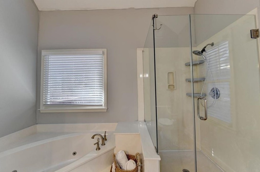 4800 Haydens Walk Dr, Alpharetta GA  30022-7176 exterior