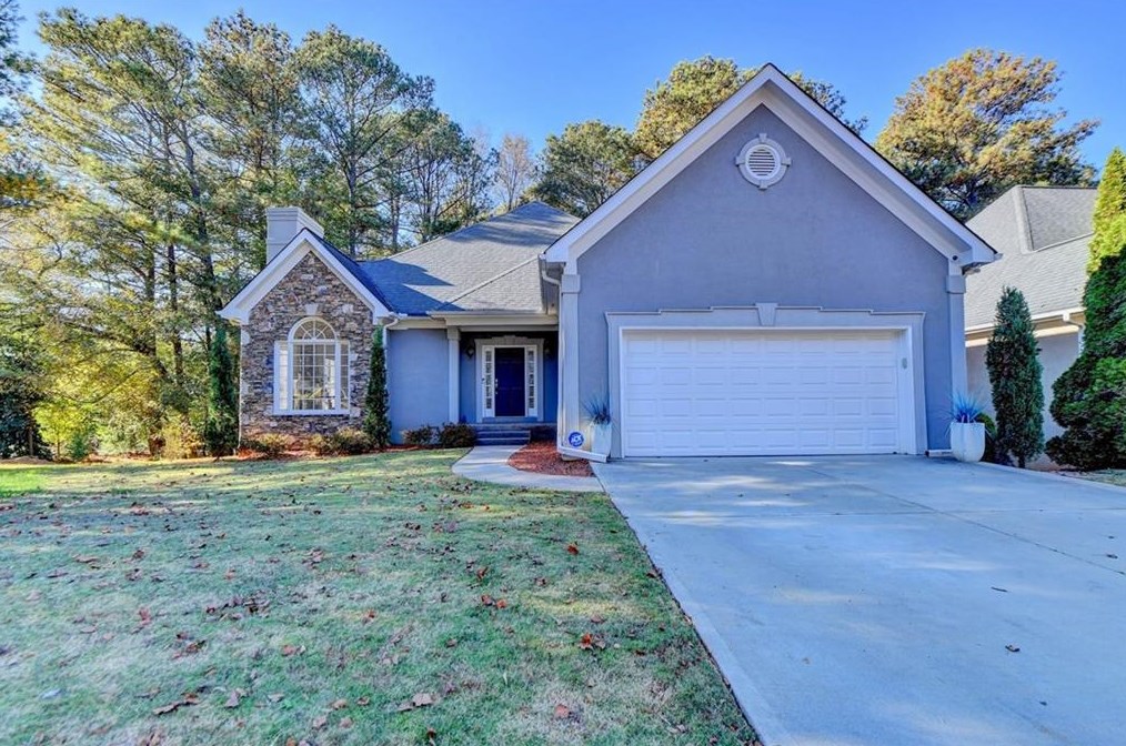 4800 Haydens Walk Dr, Alpharetta GA  30022-7176 exterior