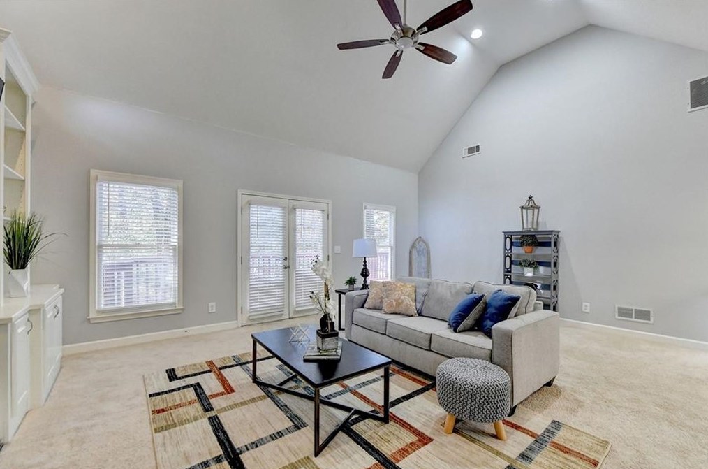 4800 Haydens Walk Dr, Alpharetta GA  30022-7176 exterior