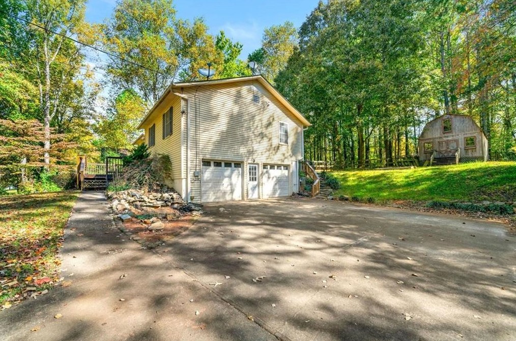 6284 New Mill Trl, Acworth, GA 30102-1669