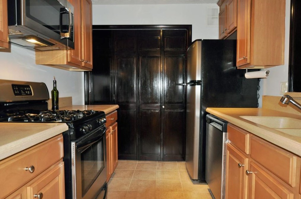 410 Summit North Dr, Atlanta GA  30324-5638 exterior
