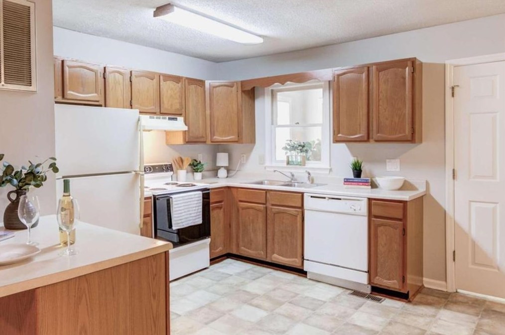 110 Davis Mill Ct, Lawrenceville, GA 30044-4635