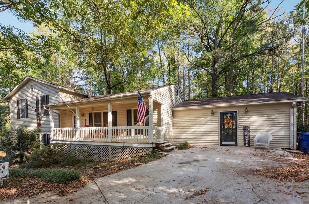 1142 Mill Ridge Dr, Lawrenceville, GA 30046